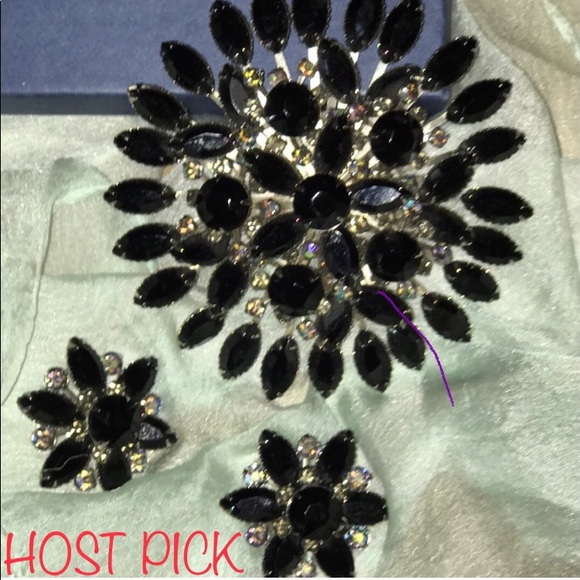 Jewelry - Almost Antique Black rhinestone set 75-80 yrs old